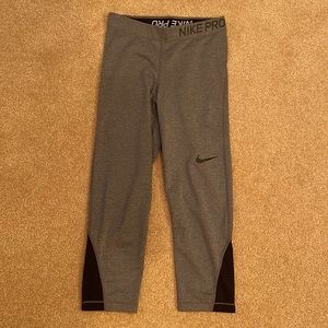 Nike pro capri leggings